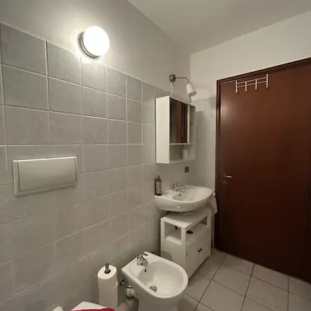 Gezellig Met Gedeeltelijk Meerzicht Appartement *