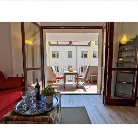 Gezellig Met Gedeeltelijk Meerzicht Appartement