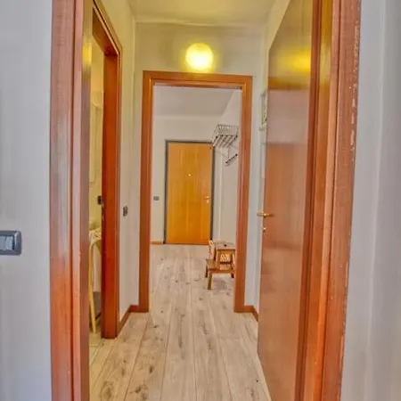 Appartement Gezellig Met Gedeeltelijk Meerzicht